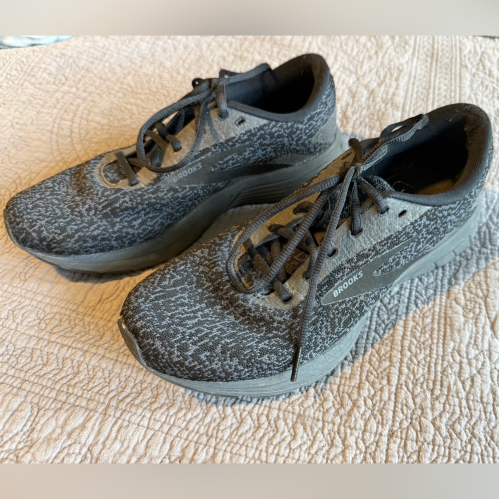 Brooks sneakers